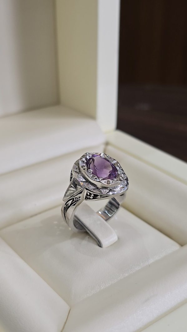 BAGUE AMÉTHYSTE ENTOURÉ DE DIAMANTS