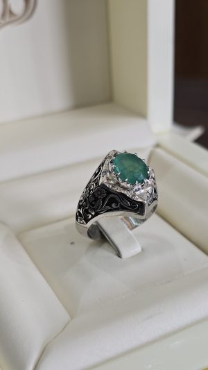 BAGUE ÉMERAUDE AVEC DIAMANTS