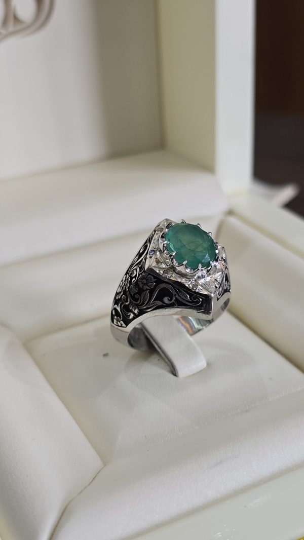 BAGUE ÉMERAUDE AVEC DIAMANTS