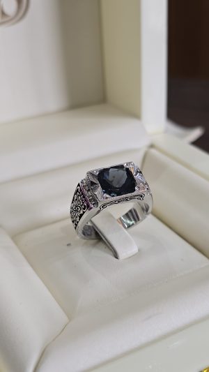 BAGUE TOPAZE BLEUE AVEC DIAMANTS
