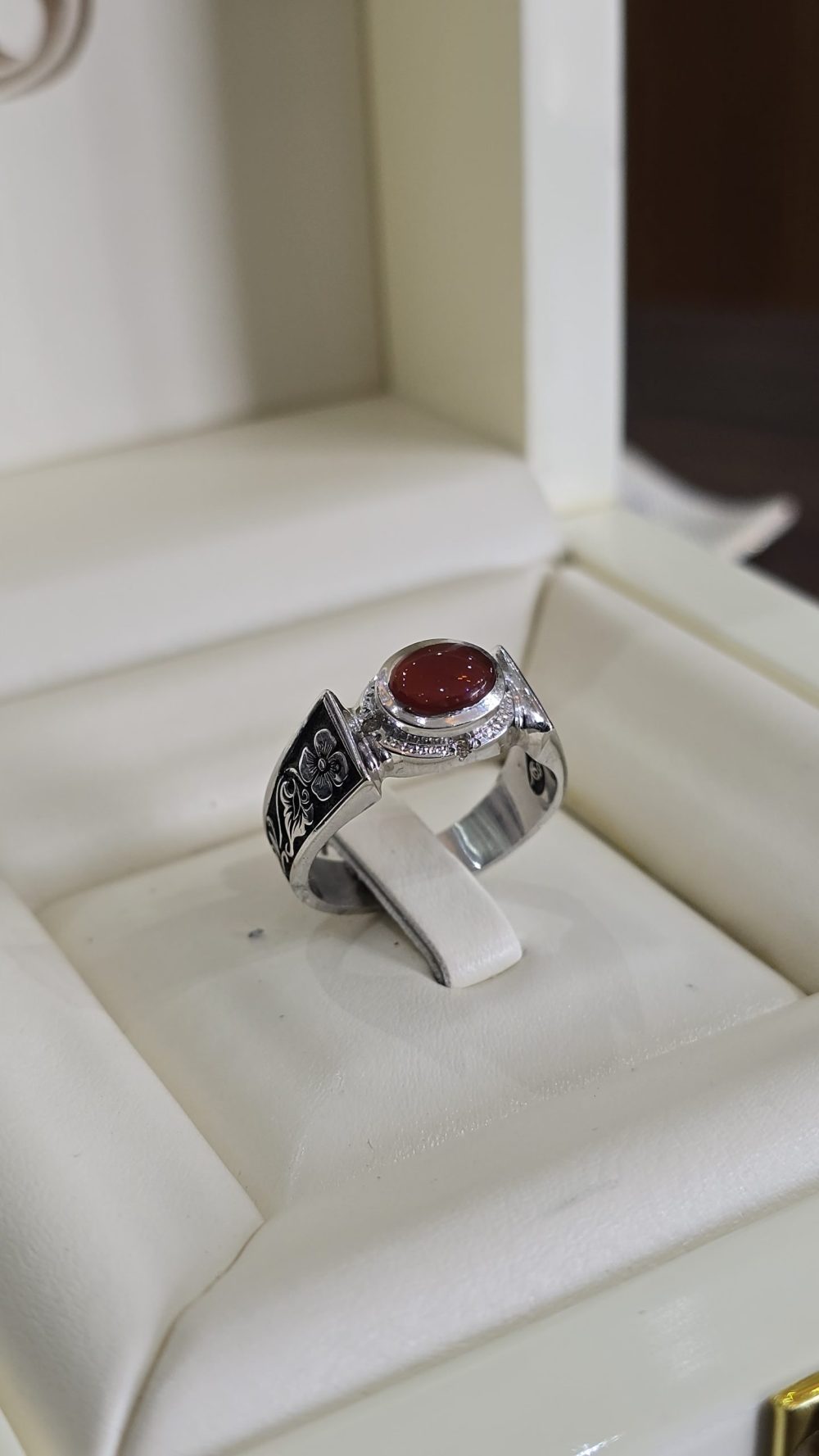 BAGUE AGATE ROUGE