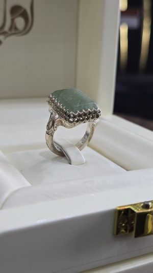 BAGUE JADE