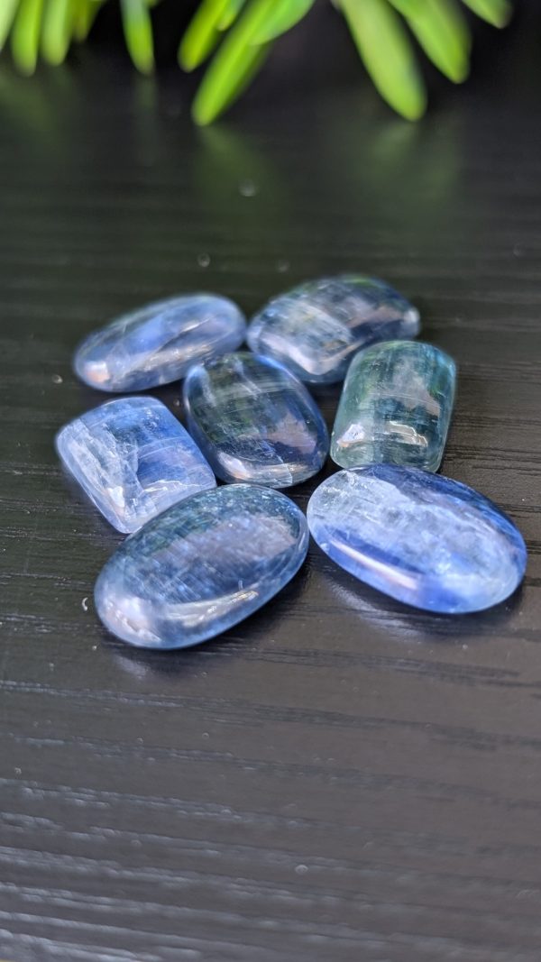 PIEERE CYANITE
